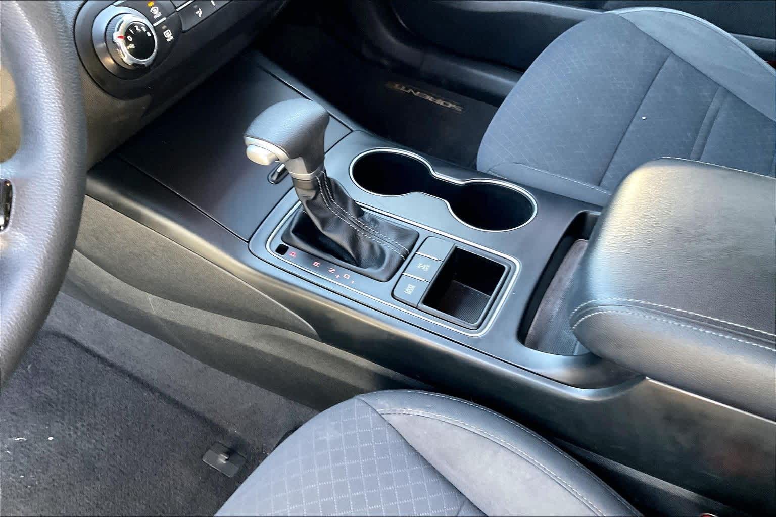 Thumbnail: 2020 Kia Sorento - 16