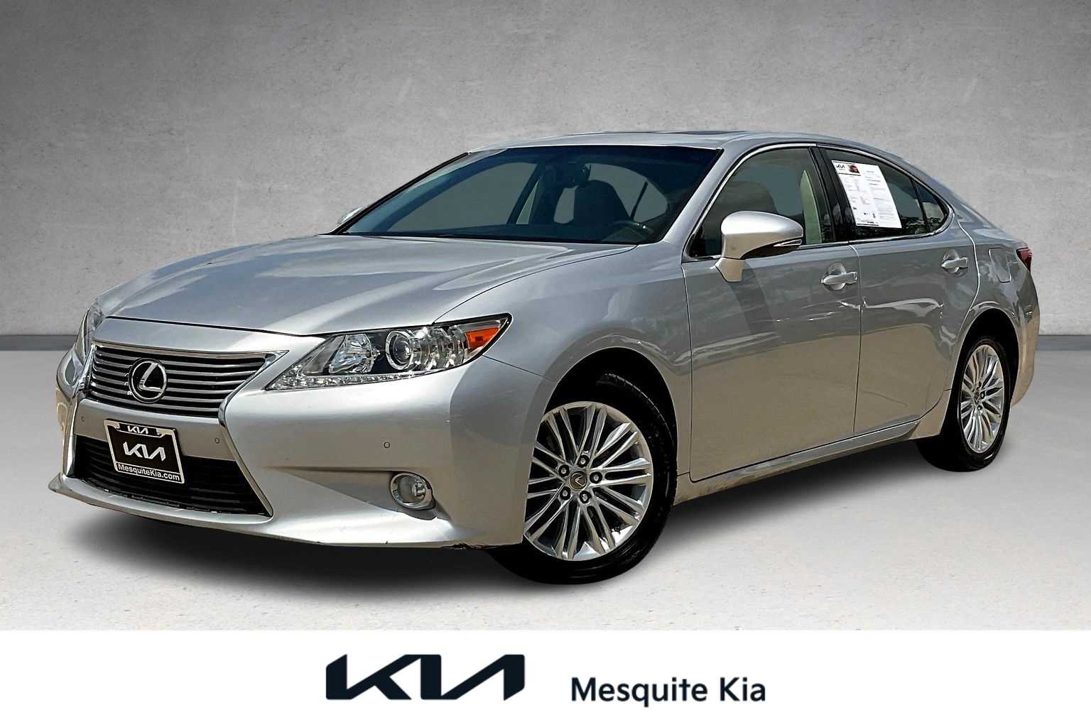 Thumbnail: 2015 Lexus ES - 1