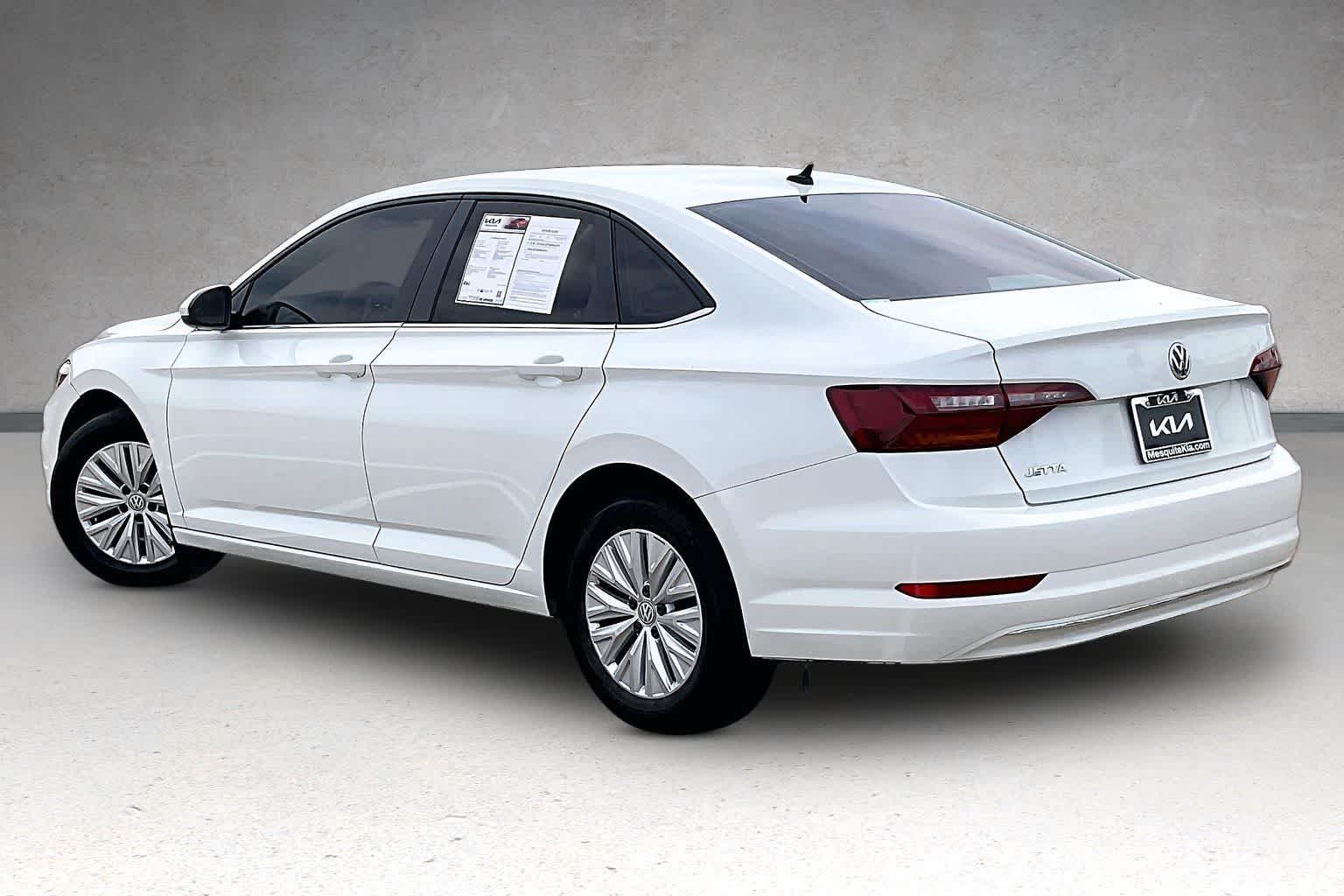 Thumbnail: 2019 Volkswagen Jetta - 4
