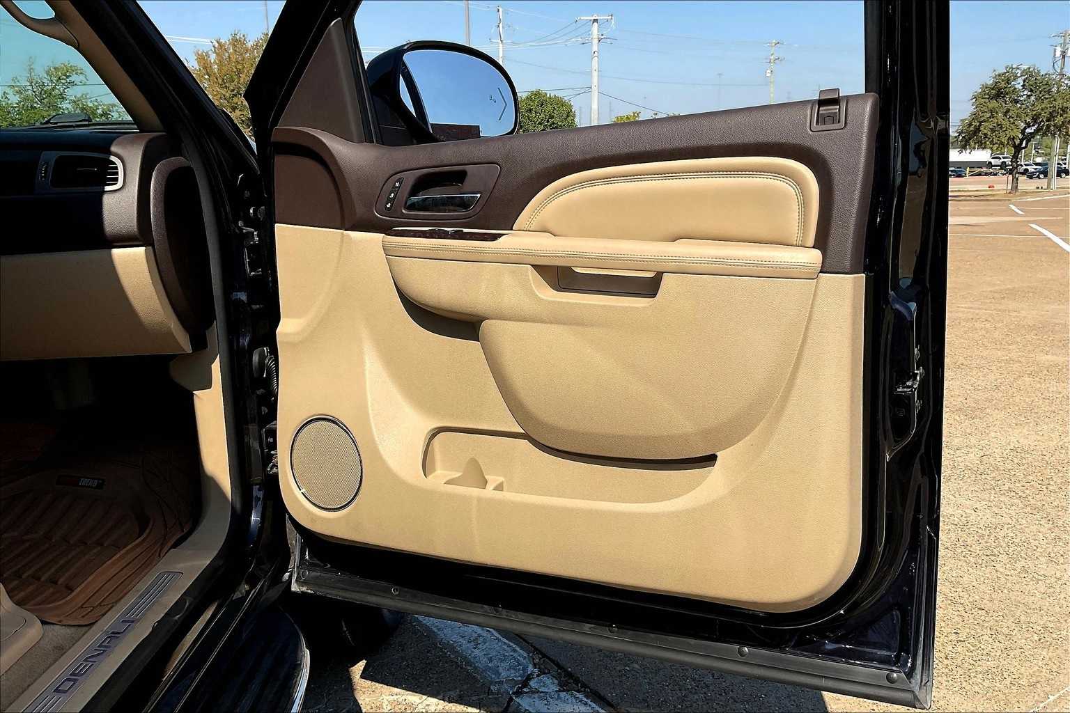 Thumbnail: 2014 GMC Yukon - 27