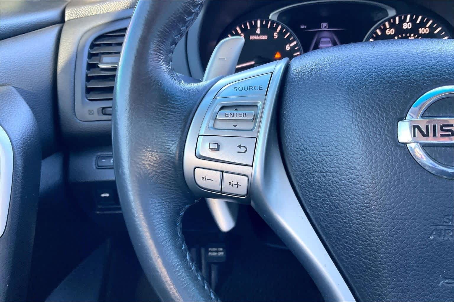 Thumbnail: 2017 Nissan Altima - 24