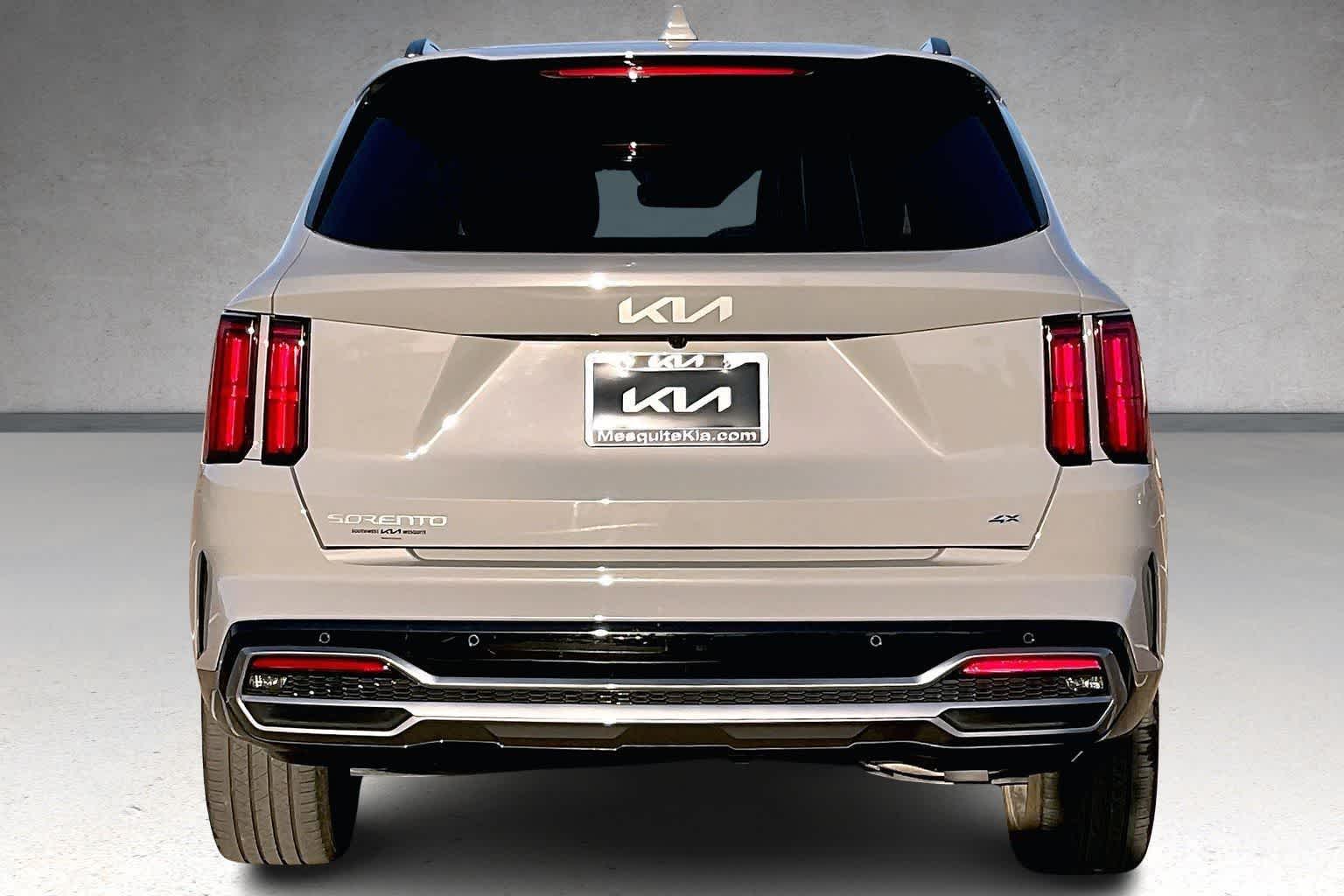 Thumbnail: 2023 Kia Sorento - 5