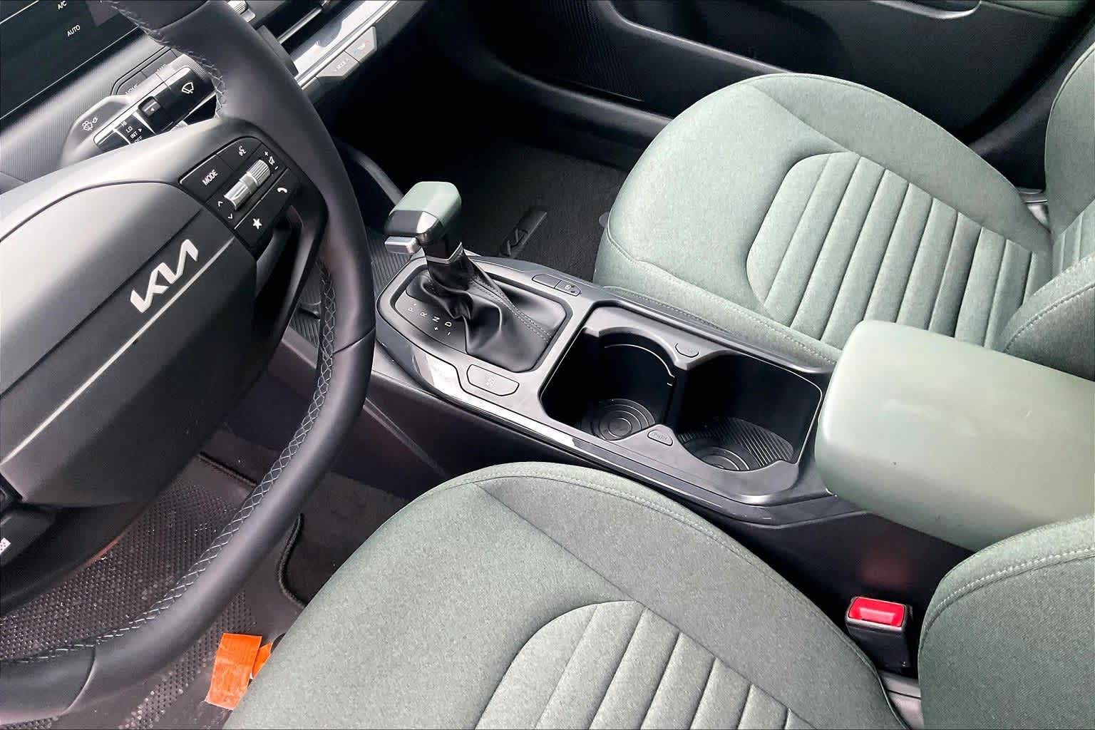 Thumbnail: 2025 Kia K4 - 15
