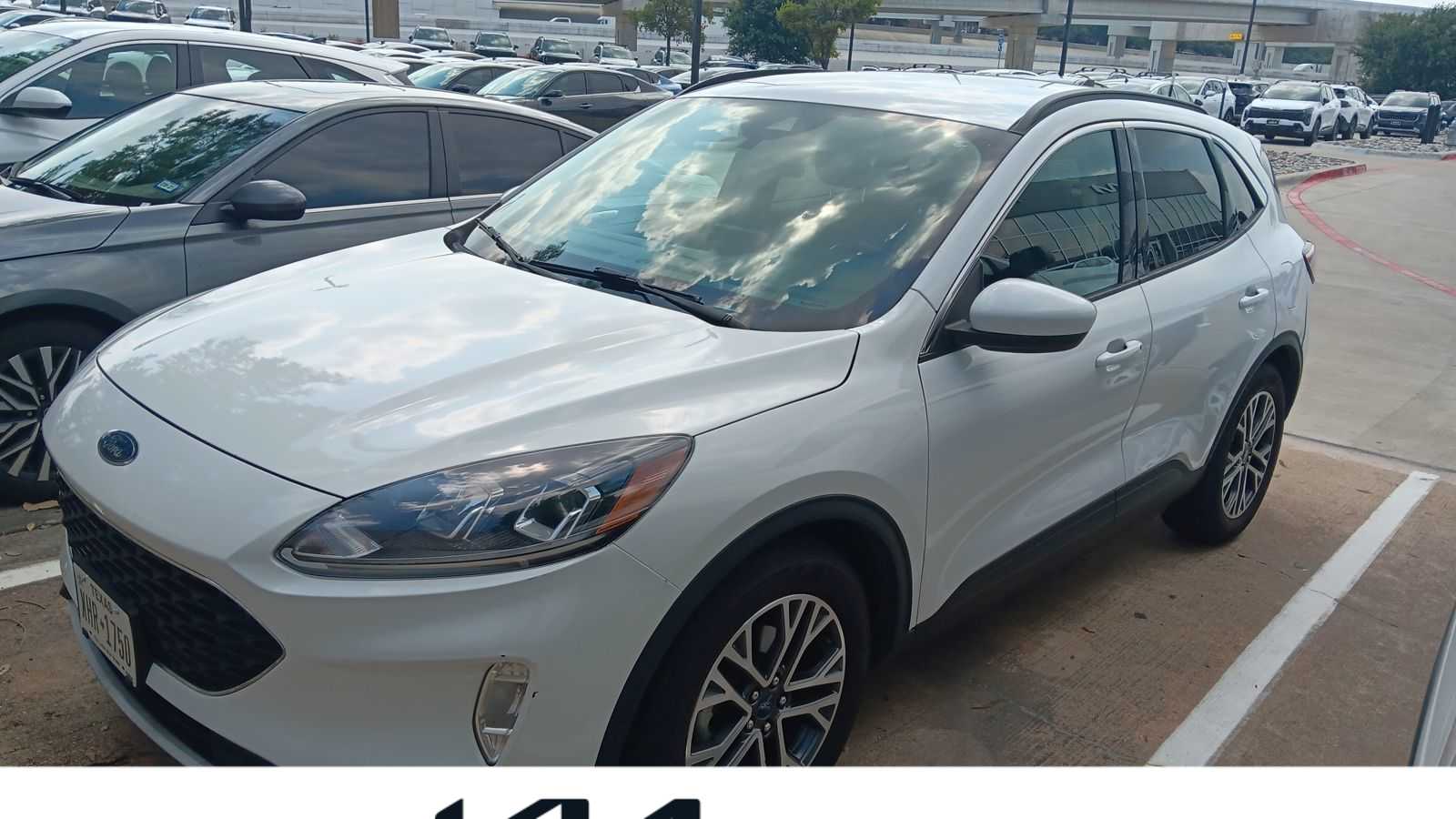 2020 Ford Escape SEL FWD photo