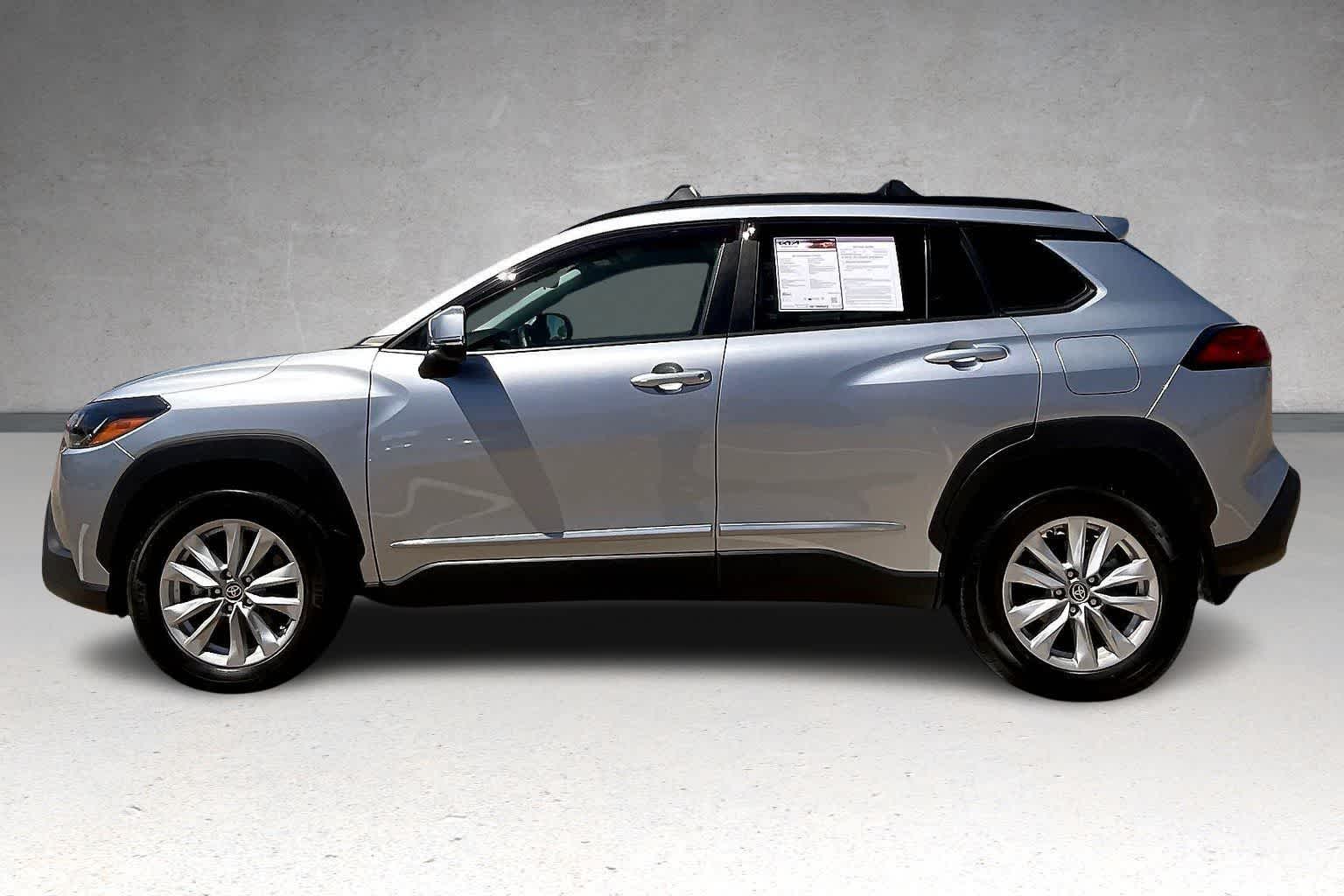 Thumbnail: 2022 Toyota Corolla Cross - 3