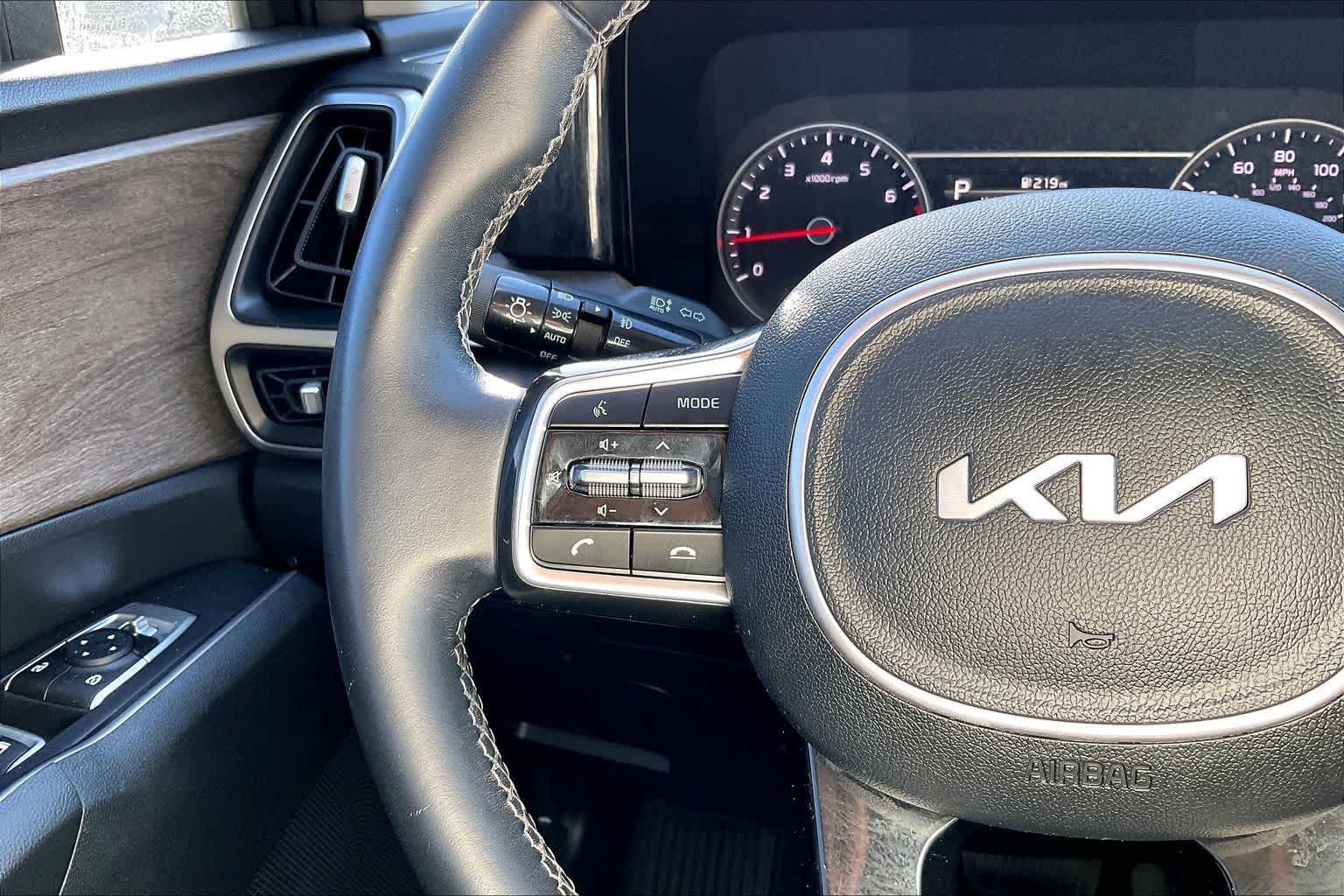 Thumbnail: 2023 Kia Sorento - 24