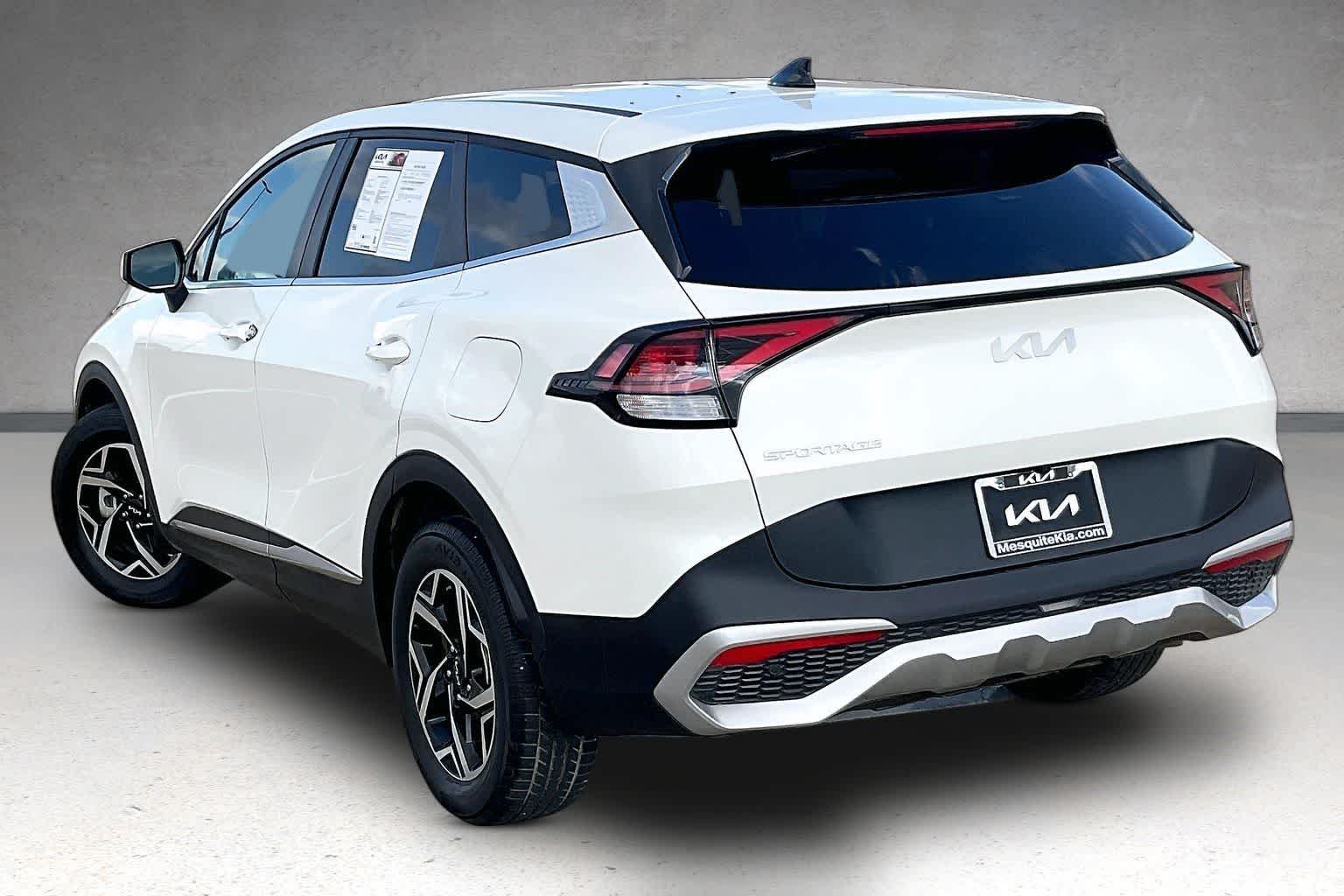Thumbnail: 2023 Kia Sportage - 4