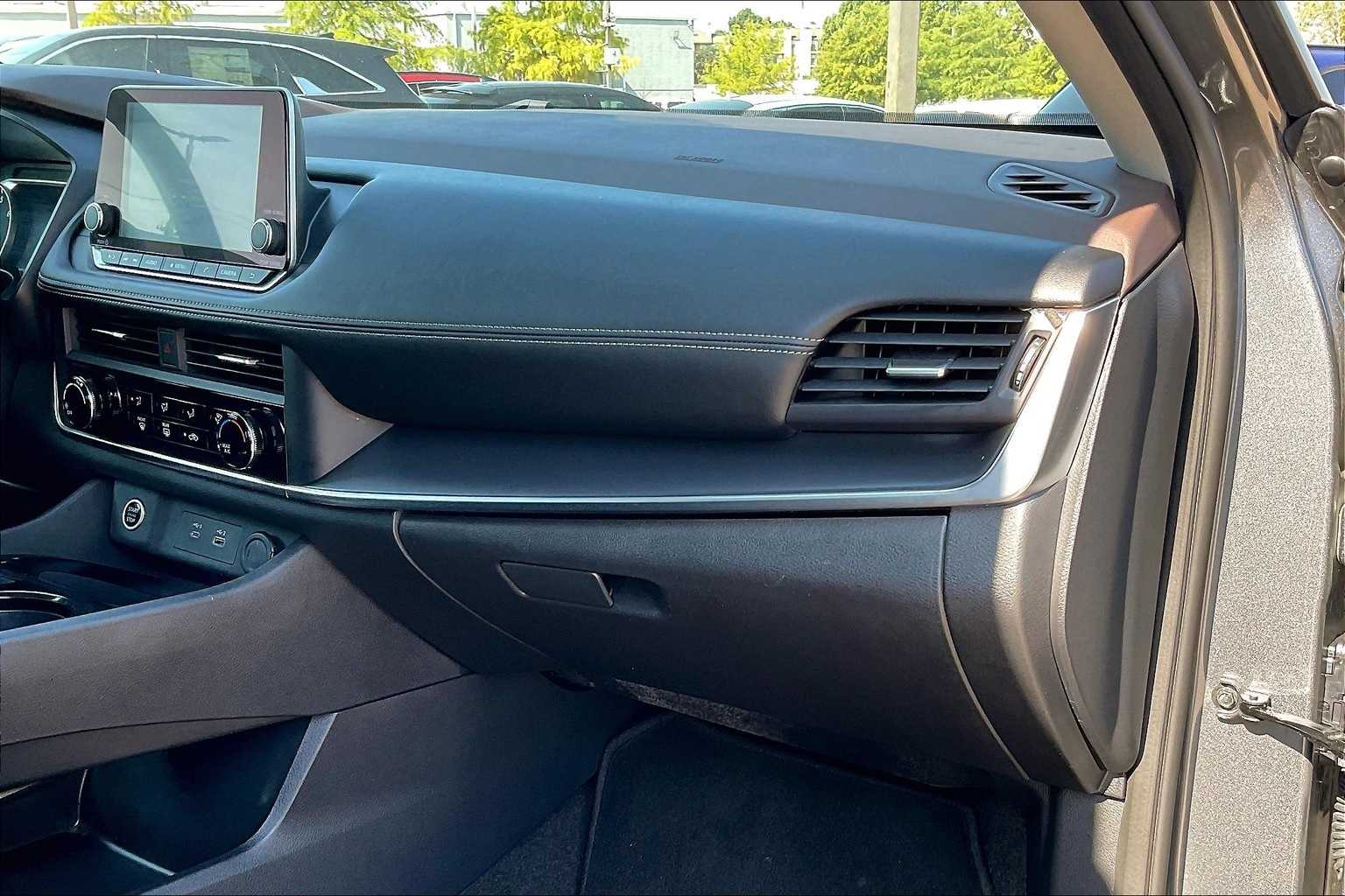 Thumbnail: 2023 Nissan Rogue - 22