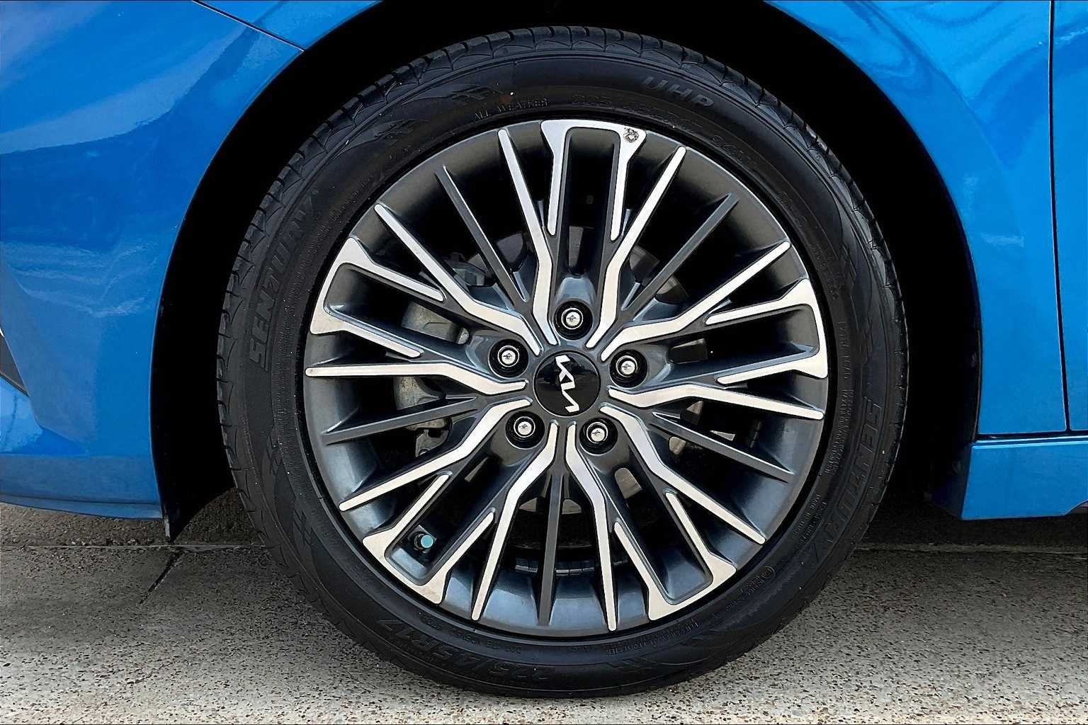 Thumbnail: 2023 Kia Forte - 6