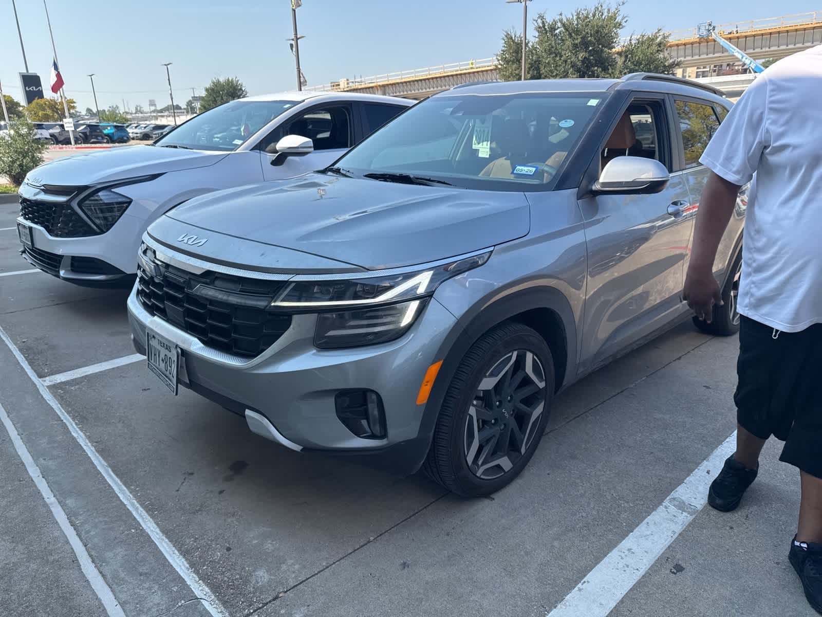 2024 Kia Seltos SX photo 2