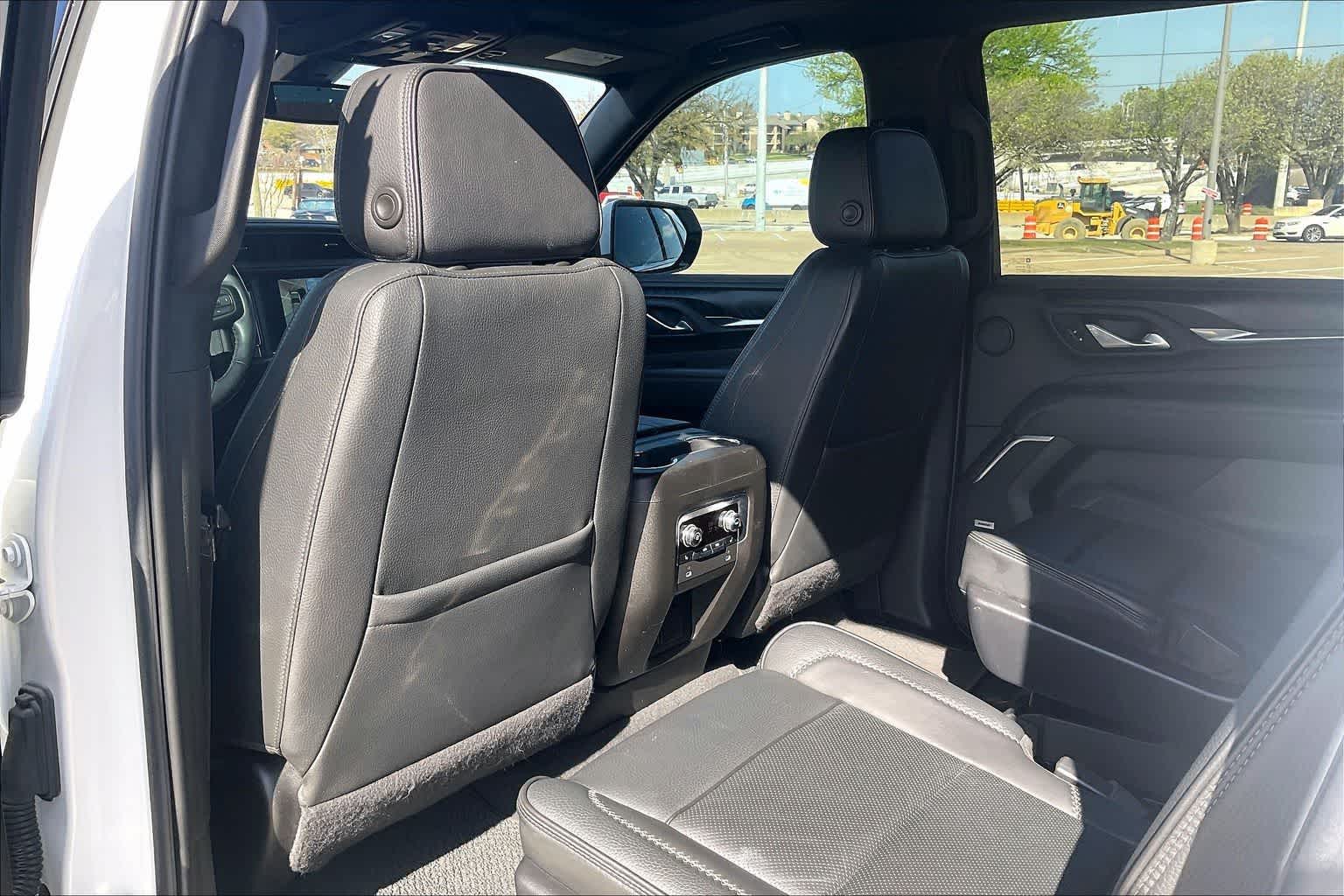 Thumbnail: 2022 GMC Yukon XL - 12