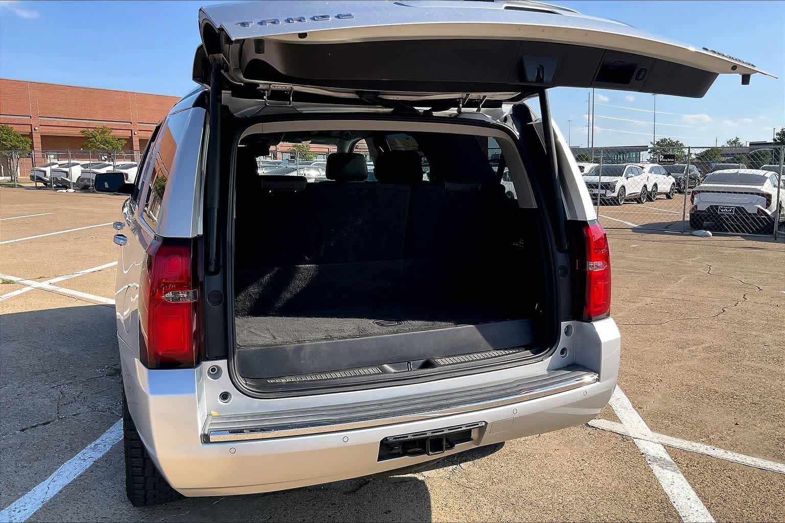 Thumbnail: 2019 Chevrolet Tahoe - 18