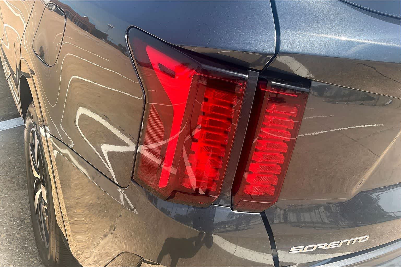 Thumbnail: 2023 Kia Sorento - 30