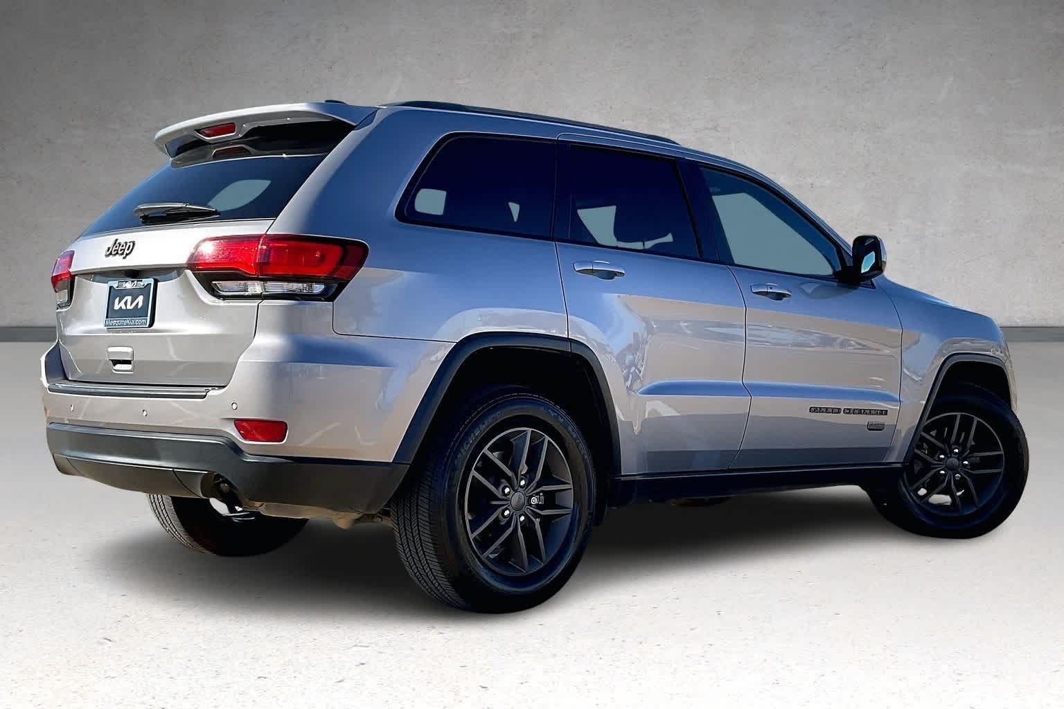 Thumbnail: 2016 Jeep Grand Cherokee - 22