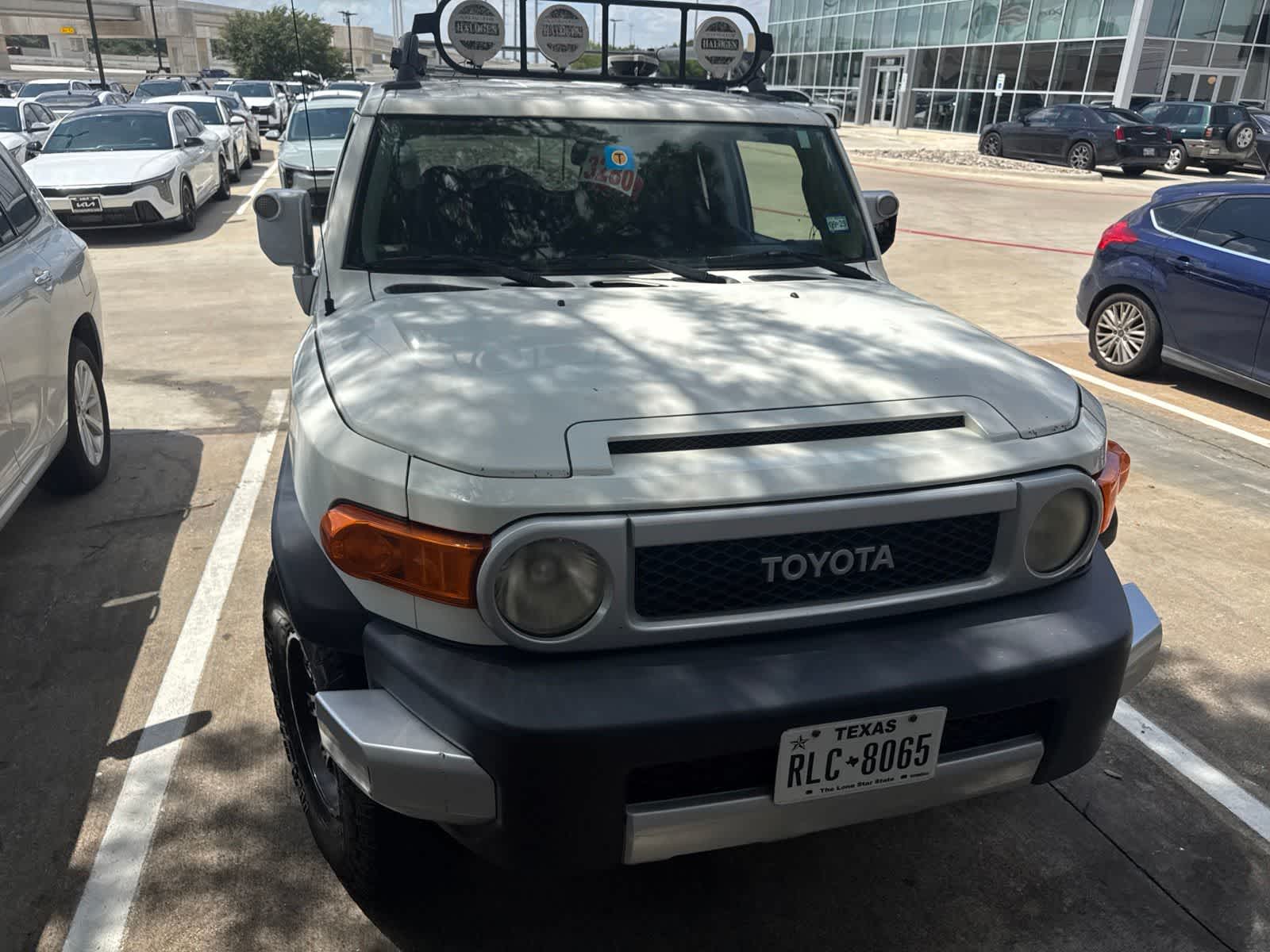Thumbnail: 2010 Toyota FJ Cruiser - 2