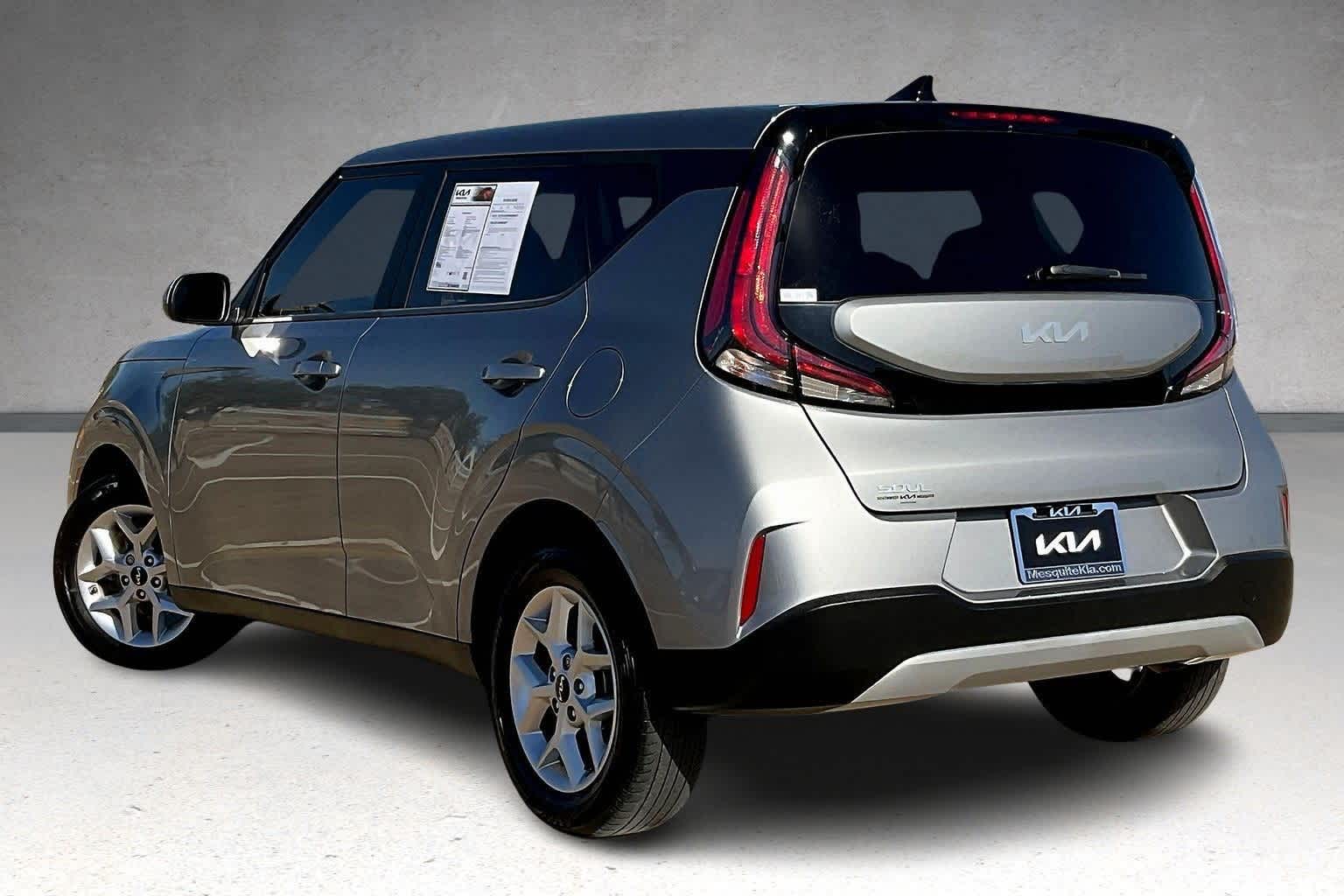 2023 Kia Soul LX photo 4