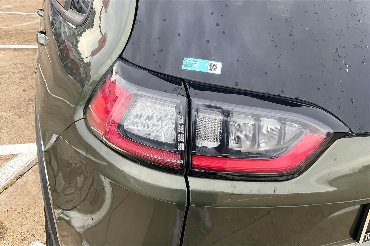 Thumbnail: 2021 Jeep Cherokee - 31