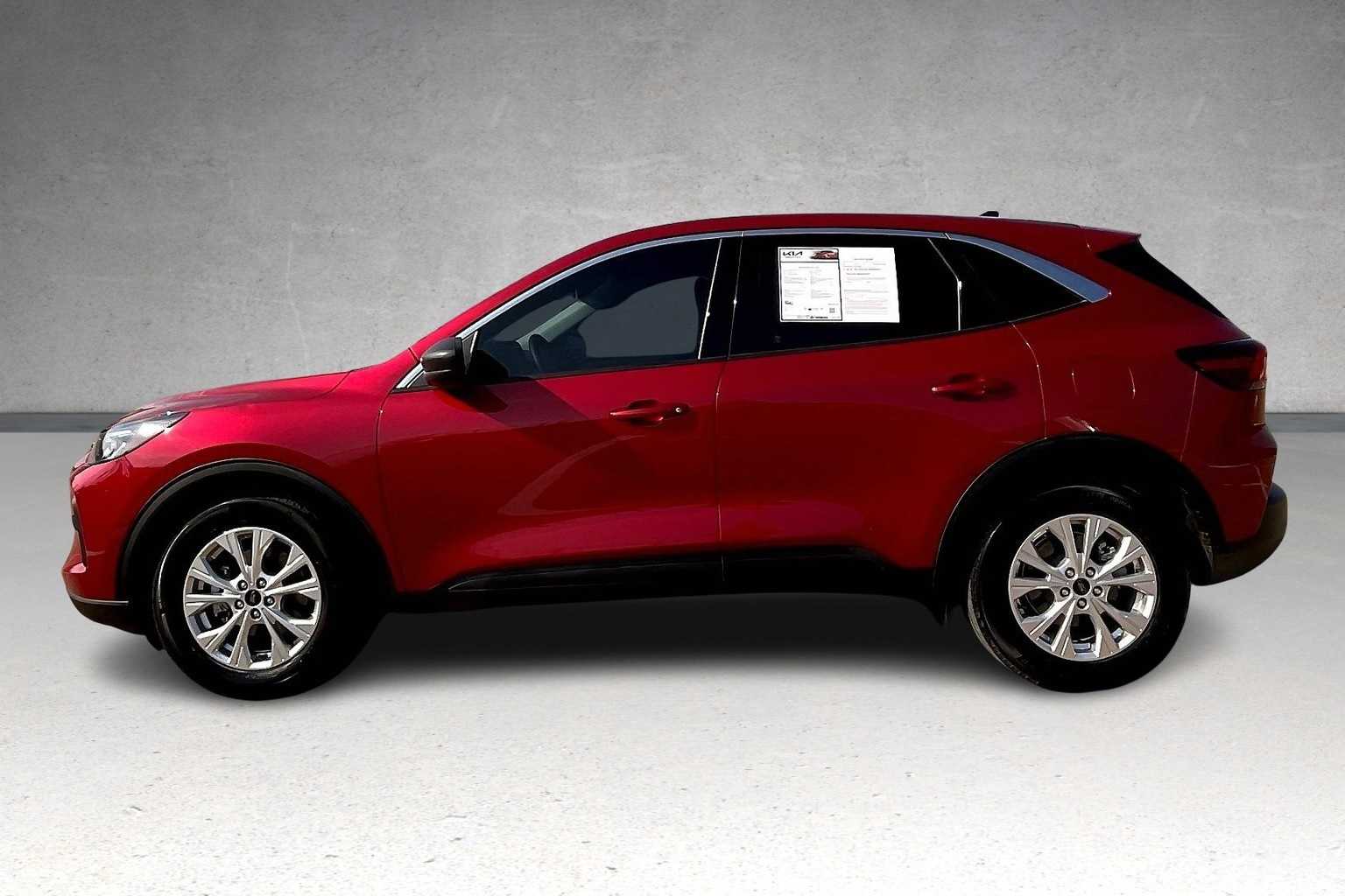 Thumbnail: 2023 Ford Escape - 3