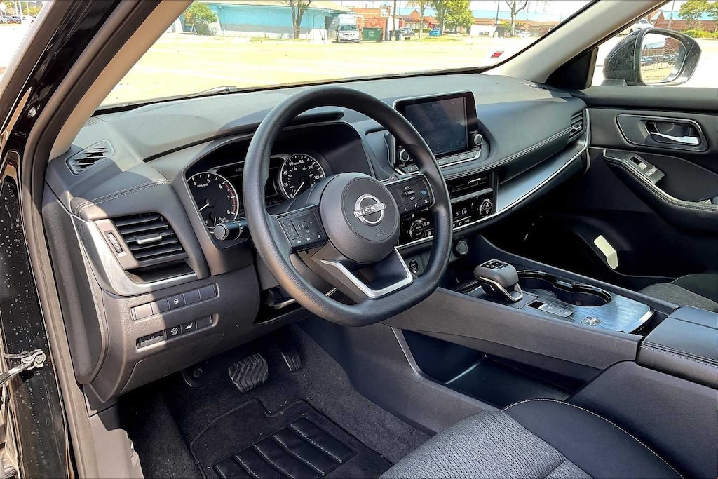 Used 2024 Nissan Rogue SV SUV