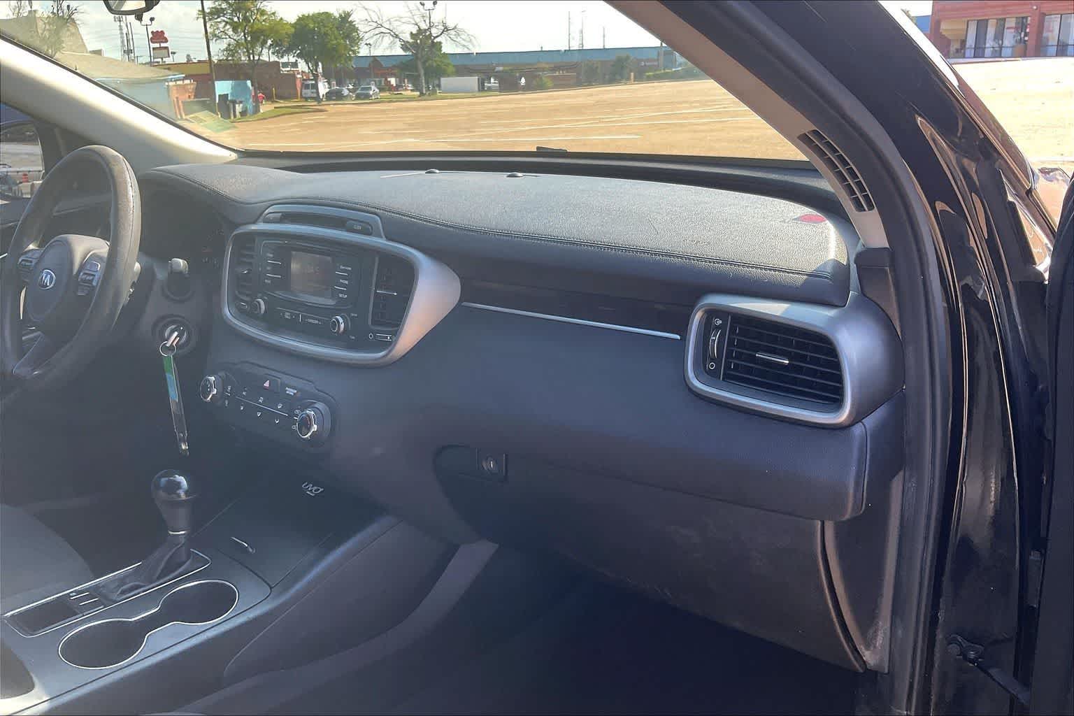 Thumbnail: 2016 Kia Sorento - 21
