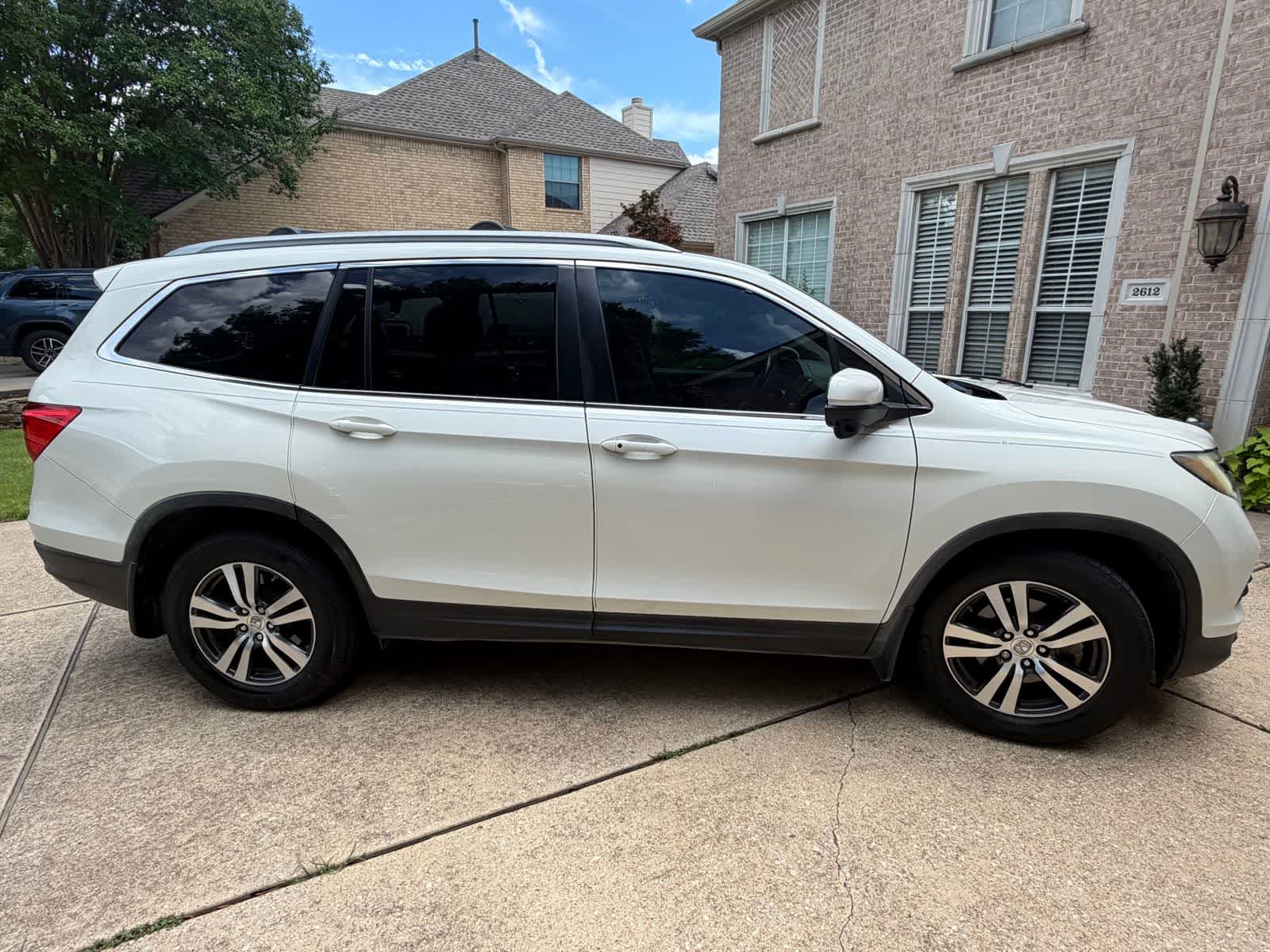 Thumbnail: 2016 Honda Pilot - 3