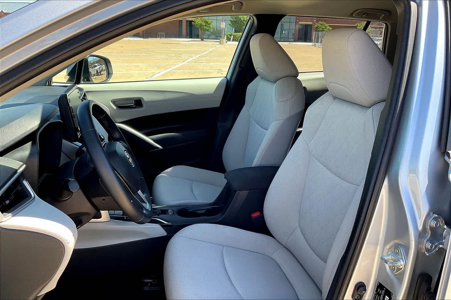 Thumbnail: 2022 Toyota Corolla Cross - 10