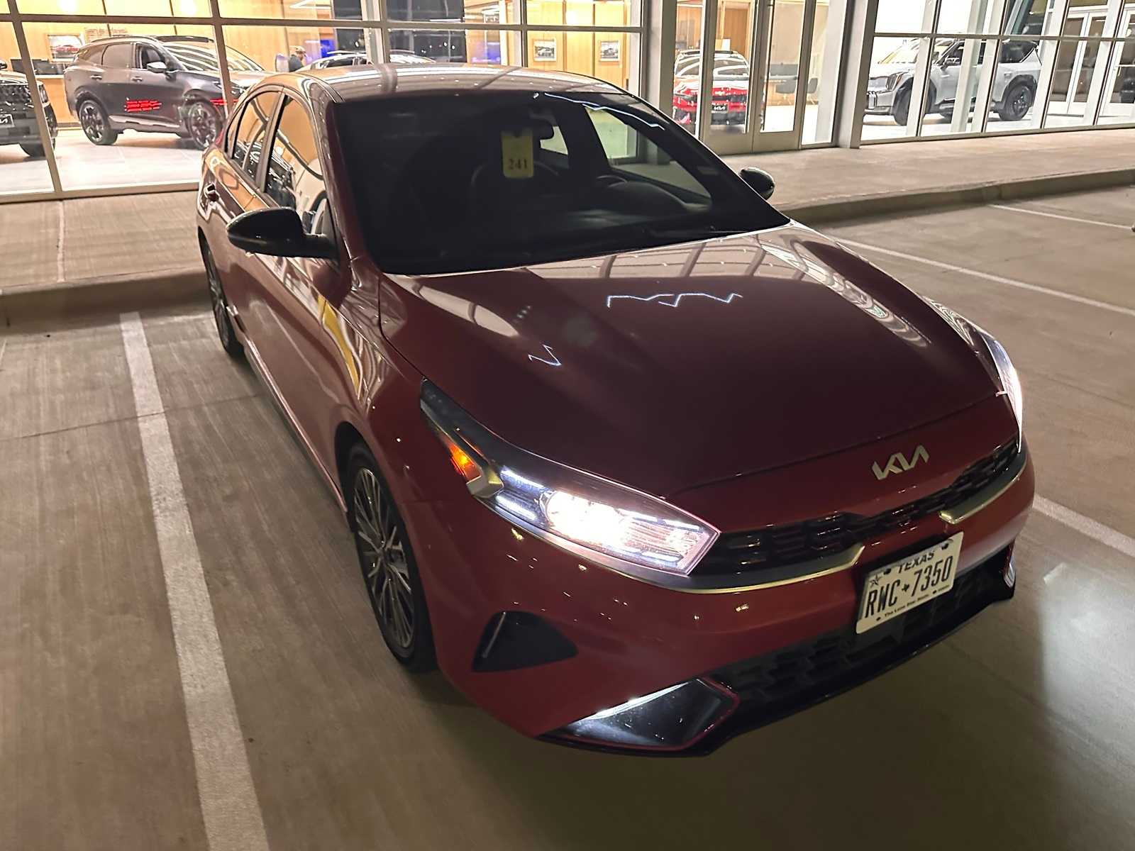 Thumbnail: 2022 Kia Forte - 4