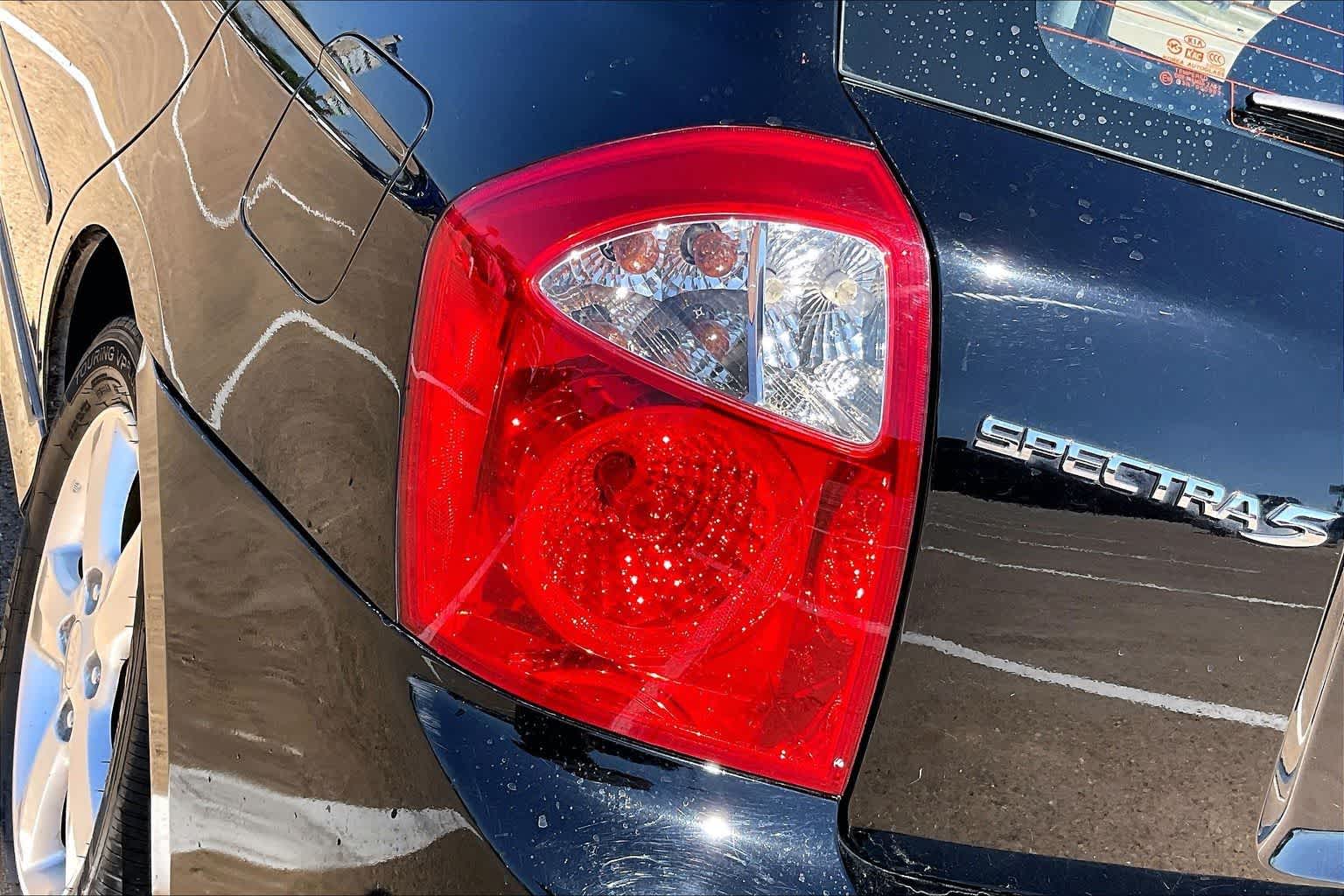 Thumbnail: 2008 Kia Spectra5 - 30