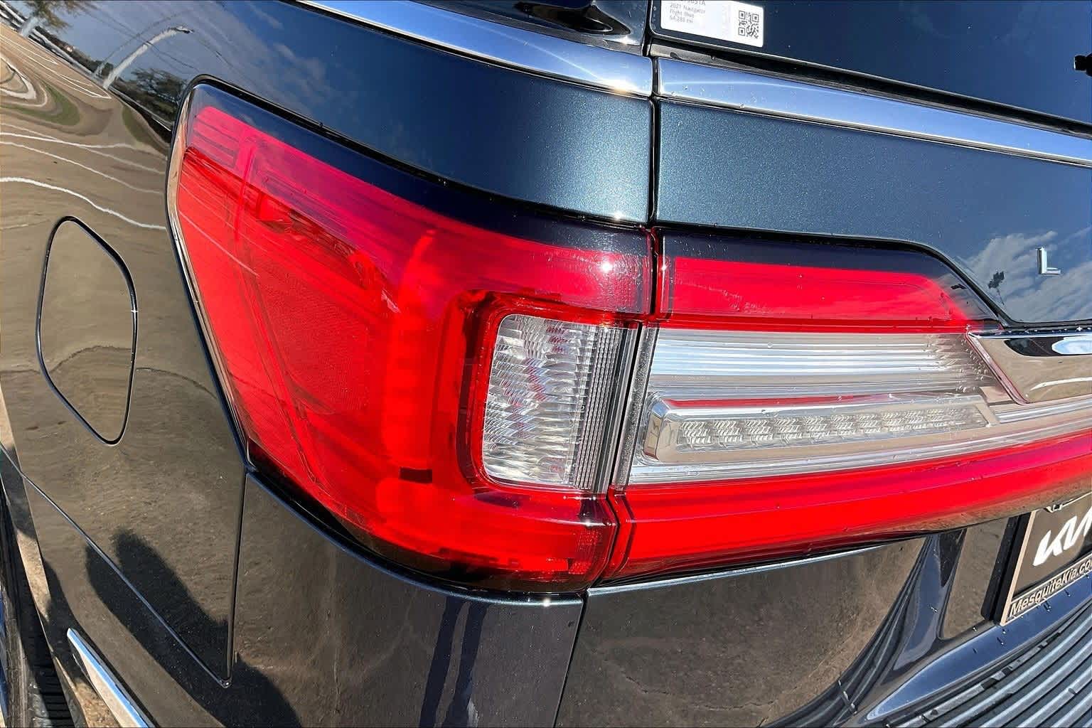 Thumbnail: 2021 Lincoln Navigator - 31