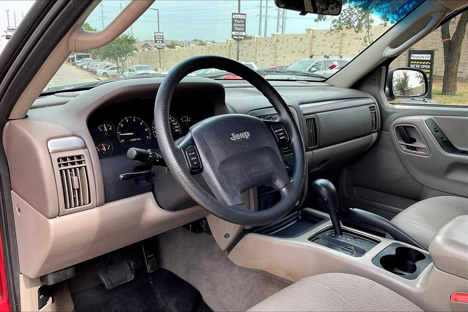 Used 2004 Jeep Grand Cherokee Laredo with VIN 1J4GX48SX4C274392 for sale in Mesquite, TX
