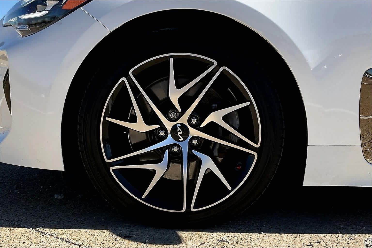 Thumbnail: 2023 Kia Stinger - 8