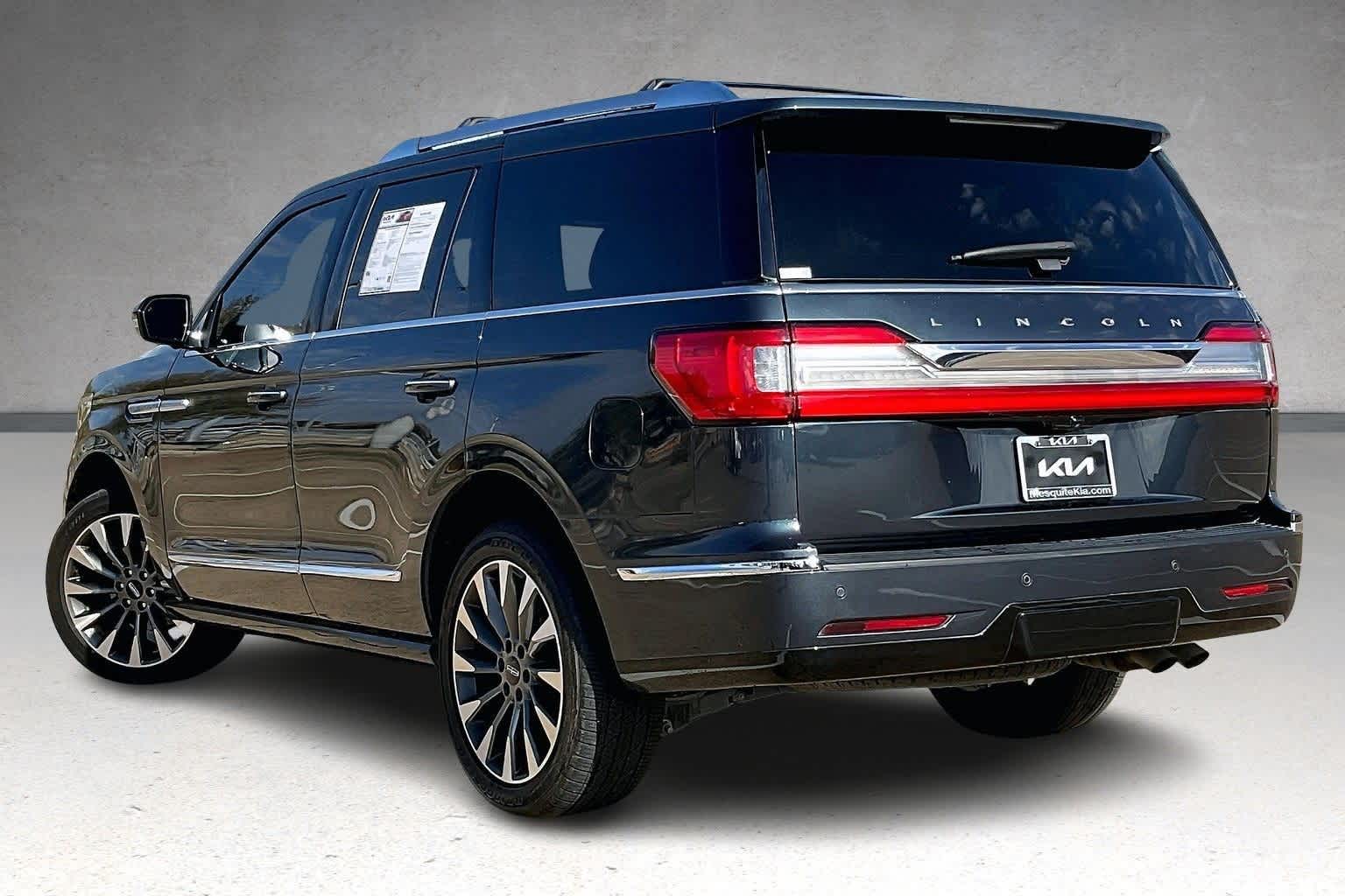 Thumbnail: 2021 Lincoln Navigator - 4