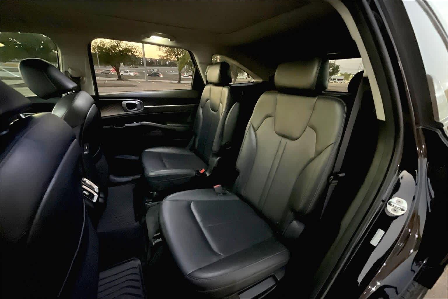 Thumbnail: 2023 Kia Sorento - 27