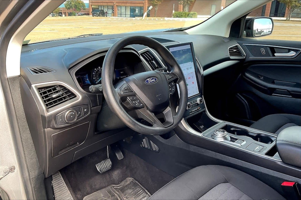 Used 2022 Ford Edge SE SUV