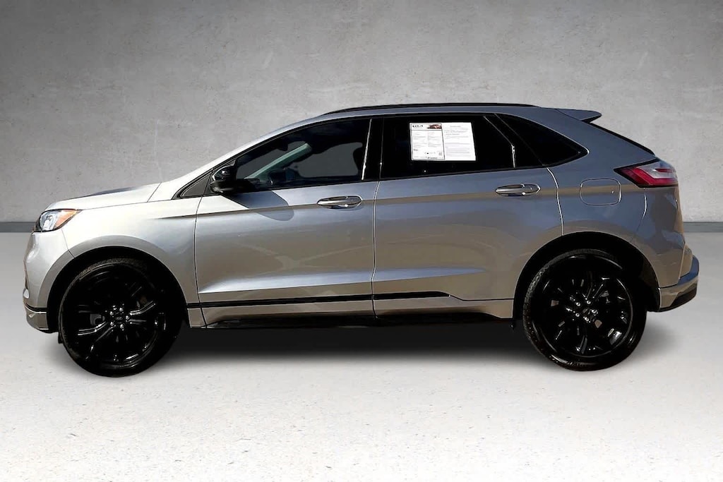 Used 2022 Ford Edge SE SUV