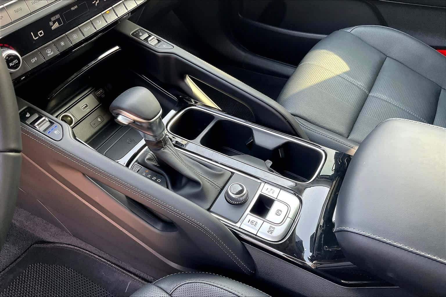 Thumbnail: 2022 Kia Telluride - 16