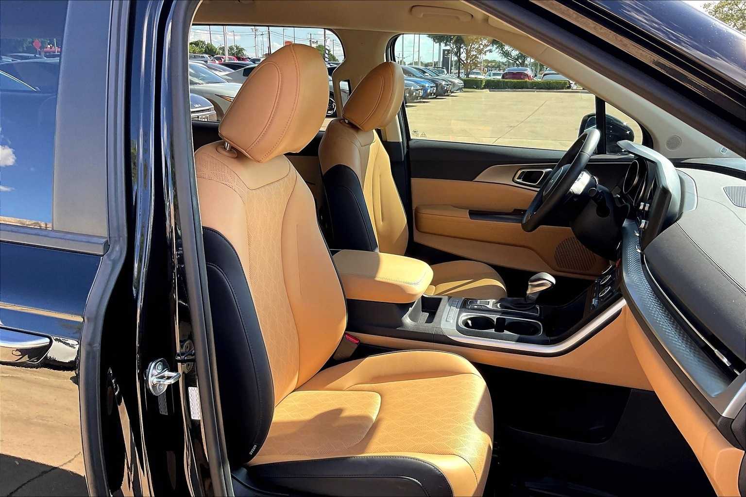 2024 Kia Carnival LX 13