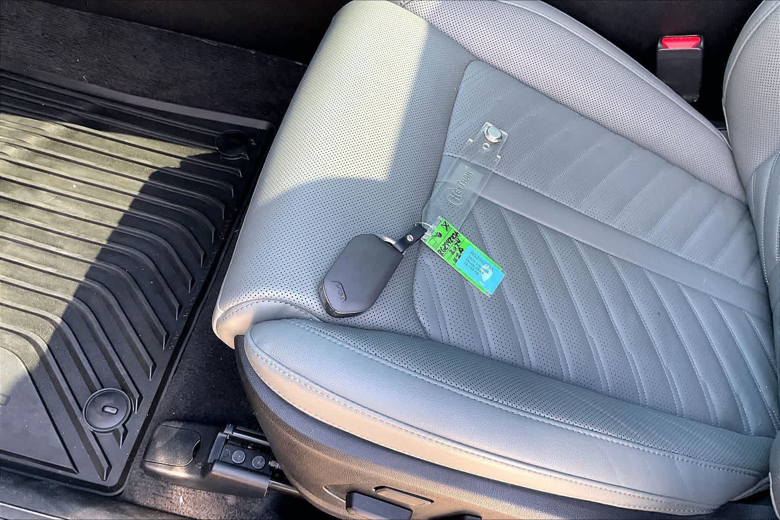 Thumbnail: 2024 Kia Sorento - 20