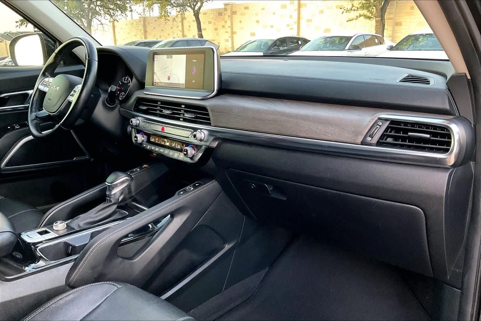 Thumbnail: 2022 Kia Telluride - 22