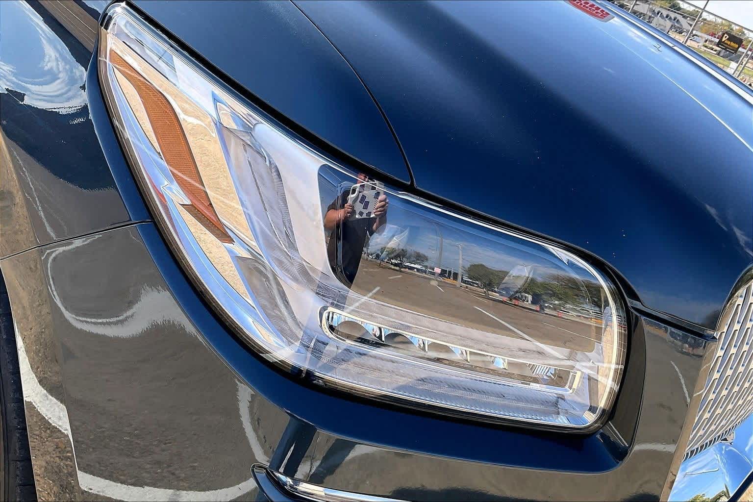 Thumbnail: 2021 Lincoln Navigator - 30