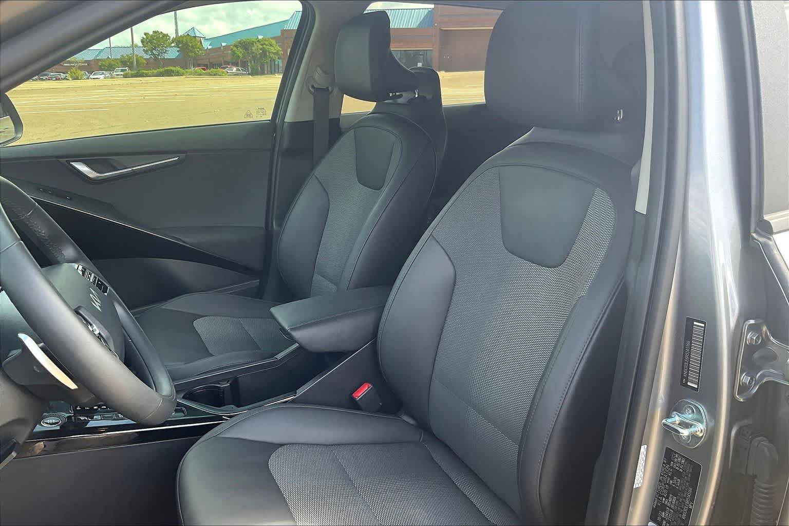 Thumbnail: 2024 Kia Niro - 11