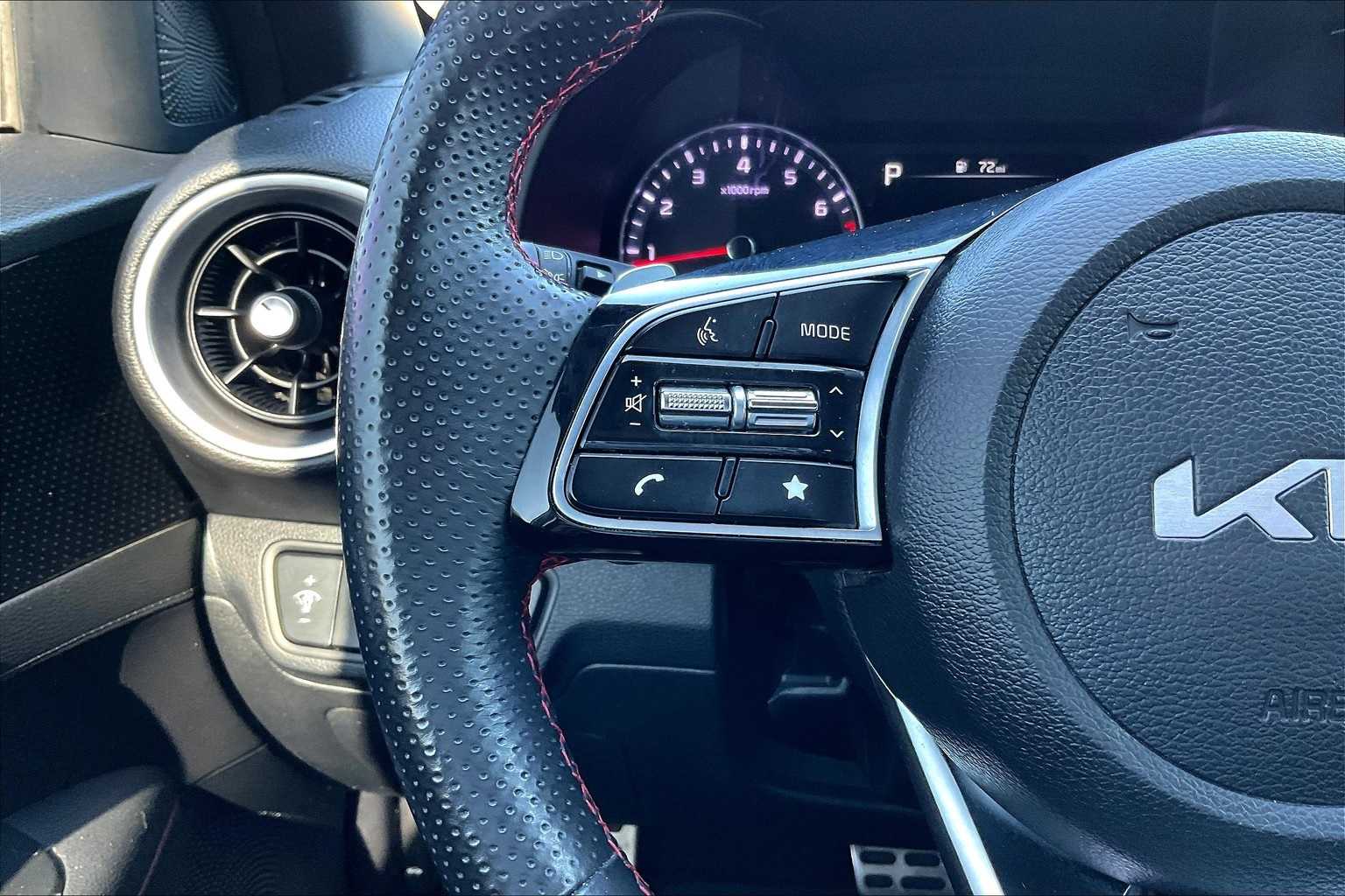 Thumbnail: 2023 Kia Forte - 24