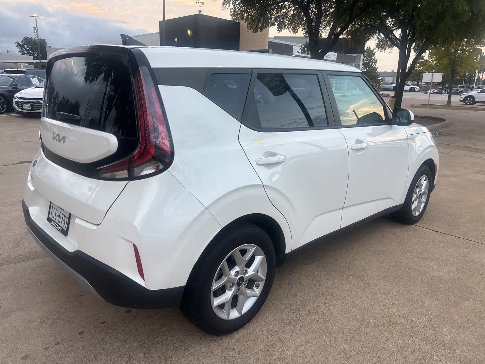 2023 Kia Soul LX photo 3