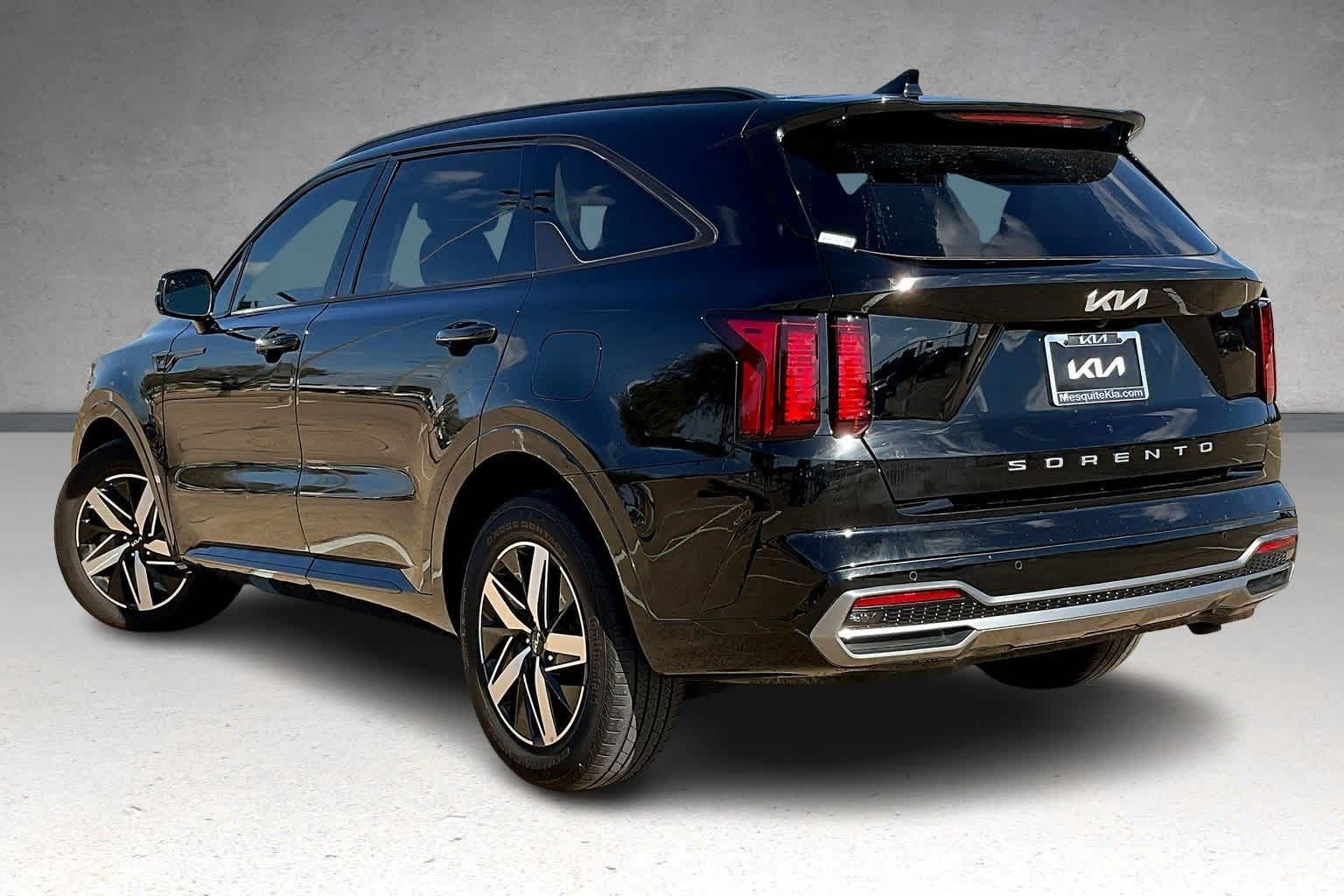 Thumbnail: 2022 Kia Sorento - 4