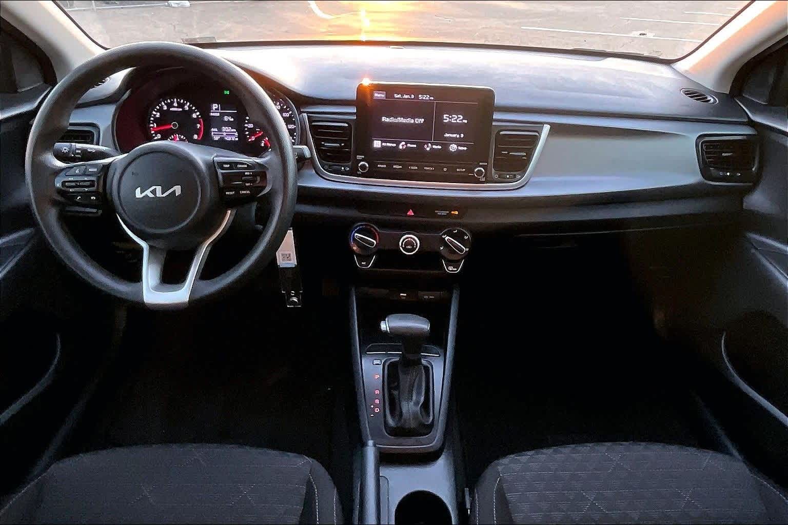 Thumbnail: 2022 Kia Rio - 9