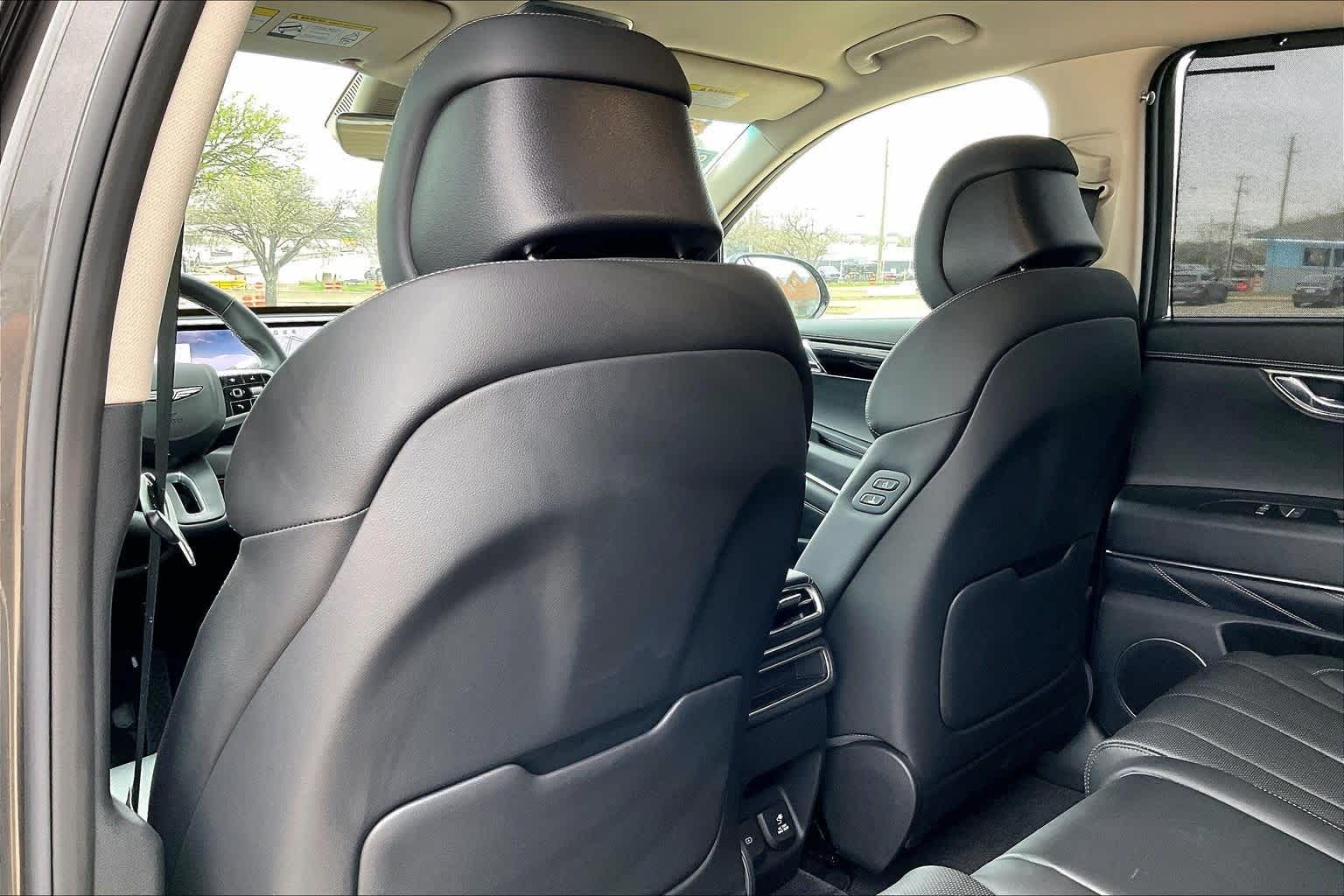 Thumbnail: 2025 Genesis GV80 - 12