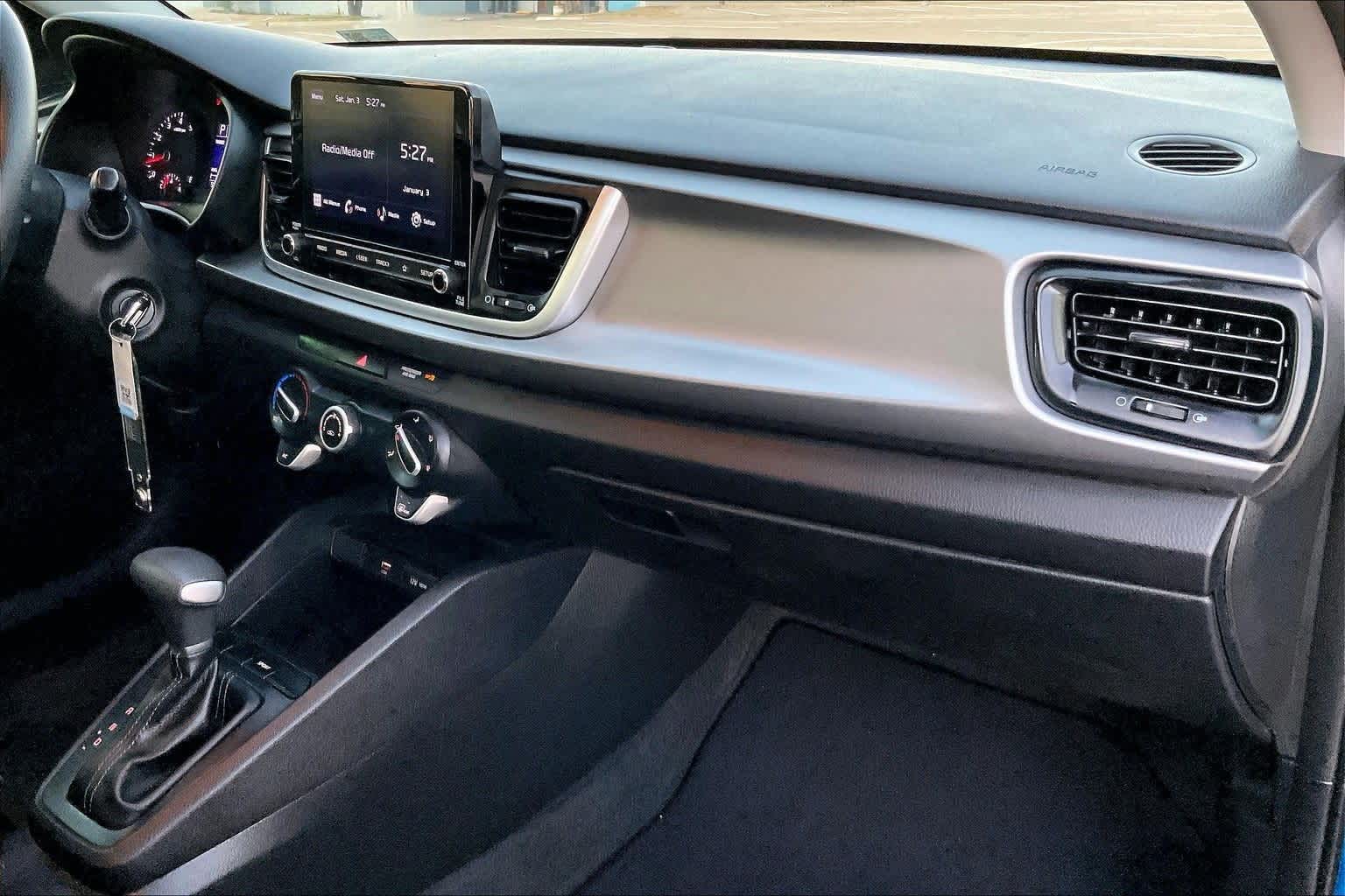 Thumbnail: 2022 Kia Rio - 22