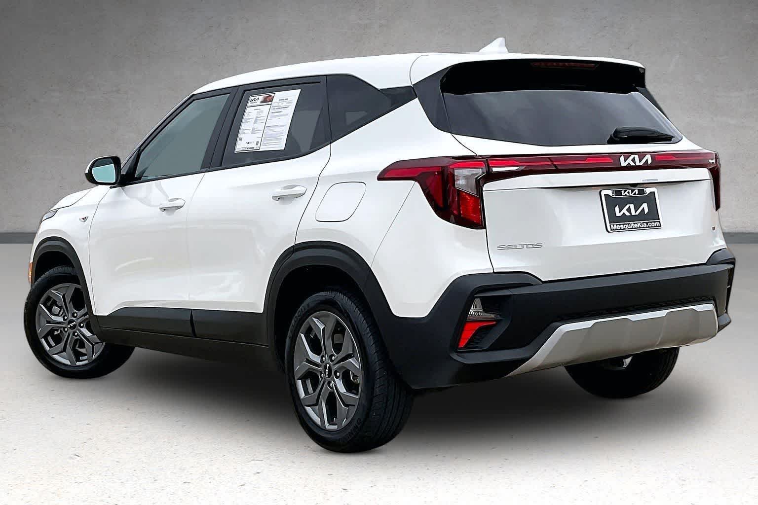 Thumbnail: 2024 Kia Seltos - 4