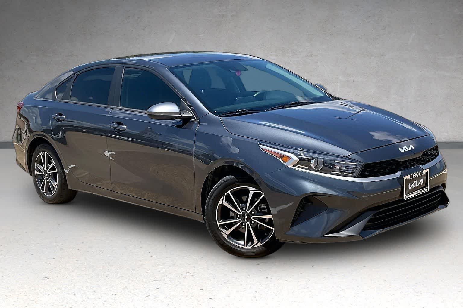 Thumbnail: 2023 Kia Forte - 19