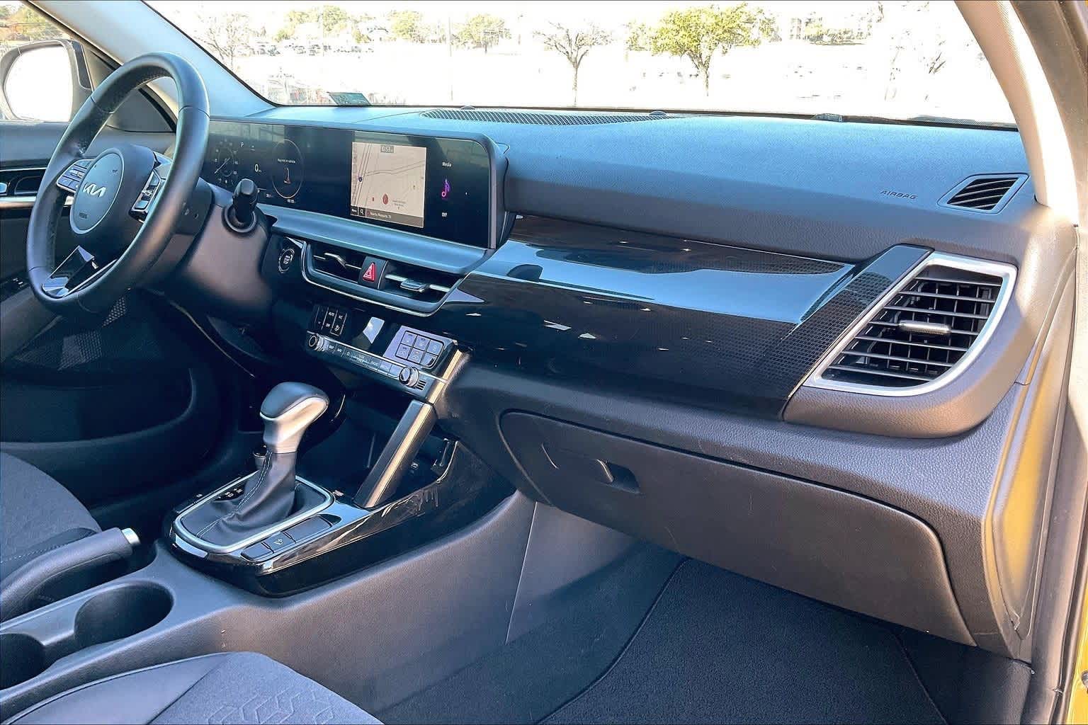 Thumbnail: 2024 Kia Seltos - 22